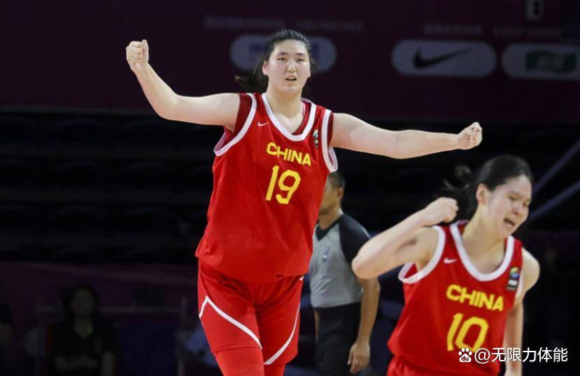 新女篮首秀碾压对手！赢得2026年热身赛开门红，新核张子宇首秀砍21分
