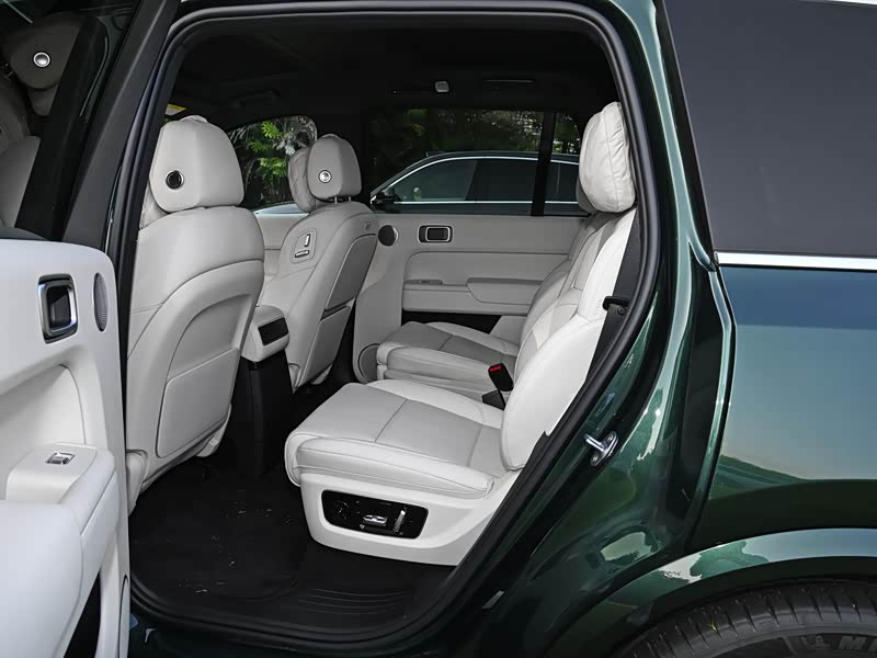 理想L9后排乘坐空间表现怎么样?