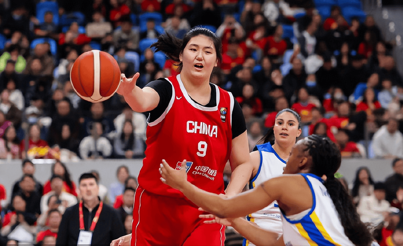 韩旭李月汝缺阵仍碾压！中国女篮95-39横扫国际联队12人全得分热身赛开门红