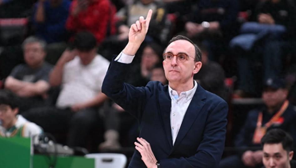 逆转好戏！辽宁男篮8分险胜对手，莫兰德爆发成关键