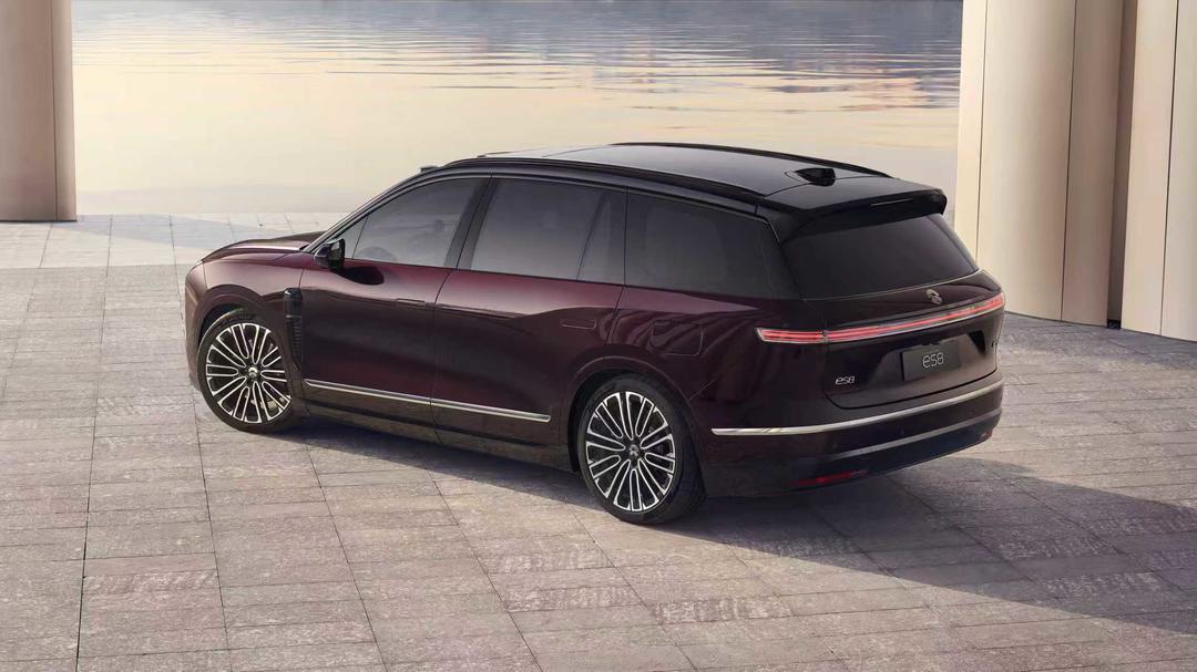 蔚来全新 ES8 新色系M42 星云红正式上市