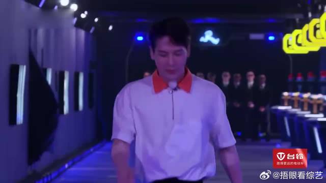 王嘉尔完全不把冠军放在眼里！挑战成功后疯狂挑衅，看孩子激动的