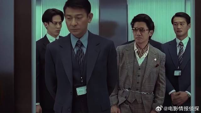 大叔想体面被抓 哪想被铁链带走，看到下幕直接吓傻了