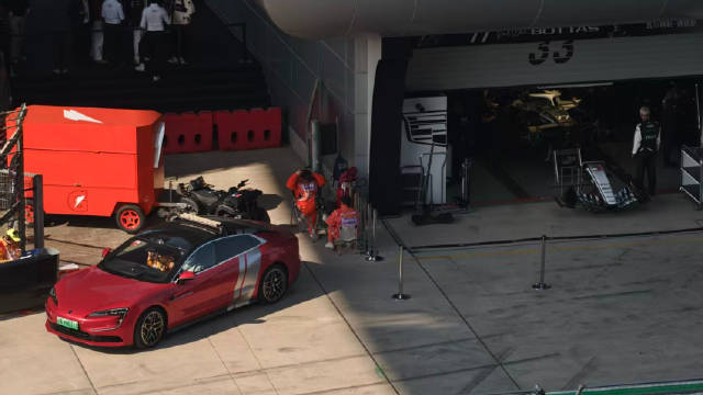 仰望U7现身F1上赛场，疑似官方安全车