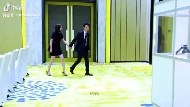 经常沟通 时而吵架 但都想好好经营自己婚姻的一对夫妻