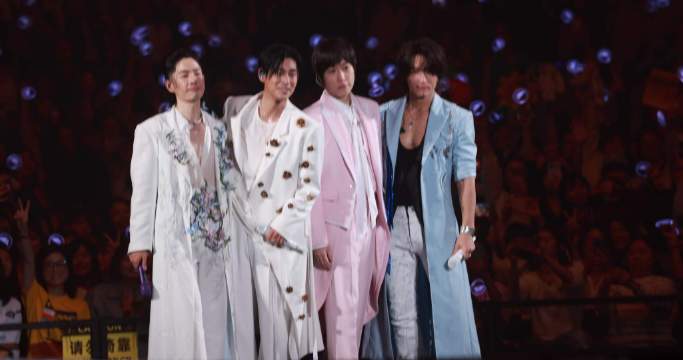 深圳D1恒星之城演唱会引关注，阿信仔仔同台献唱