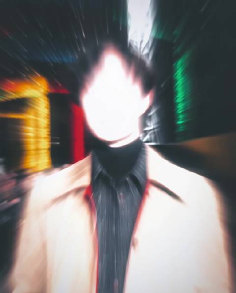 喜见你眉秀似山，眼拥星霜