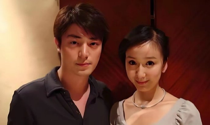 娄艺潇现在主要在做什么工作？她和霍建华还有联系吗？