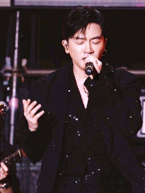 一打开门，我就知道…… 我会永远在坑底