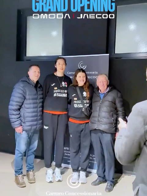 视频：朱婷携埃沃特出席欧萌达捷酷与卡拉罗汽车展厅开幕活动