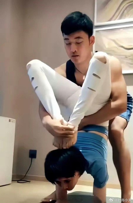 王子文在日常生活中坚持哪些运动和习惯来保持身材和状态？