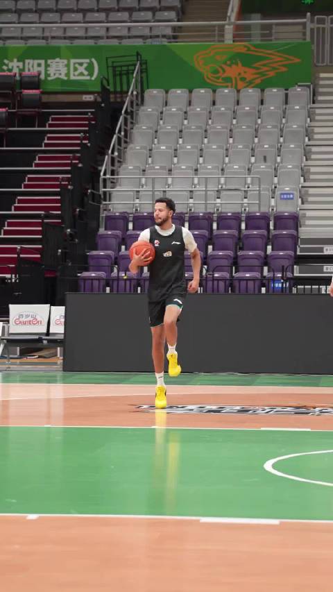 辽篮主场迎战山西，新外援首秀杨鸣直播解说