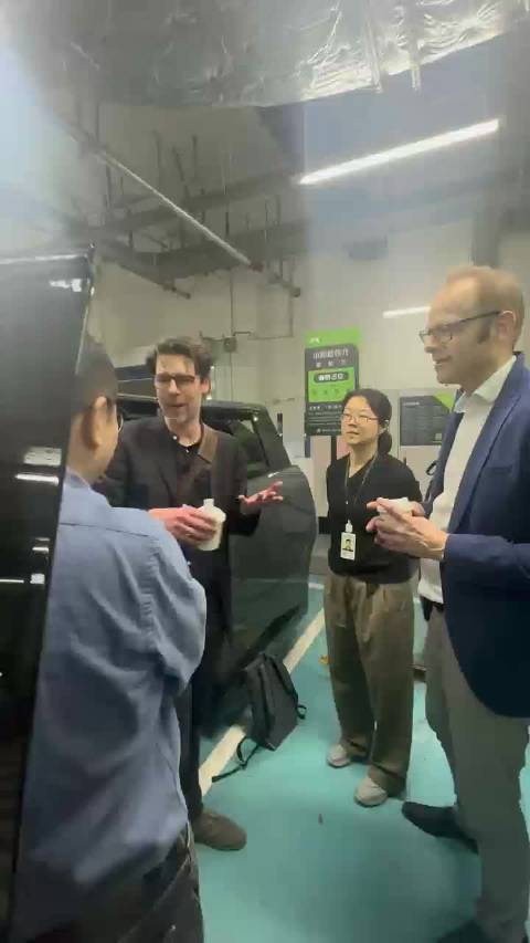 德国能源专家盛赞小鹏X9黑科技，呼吁引入欧洲市场