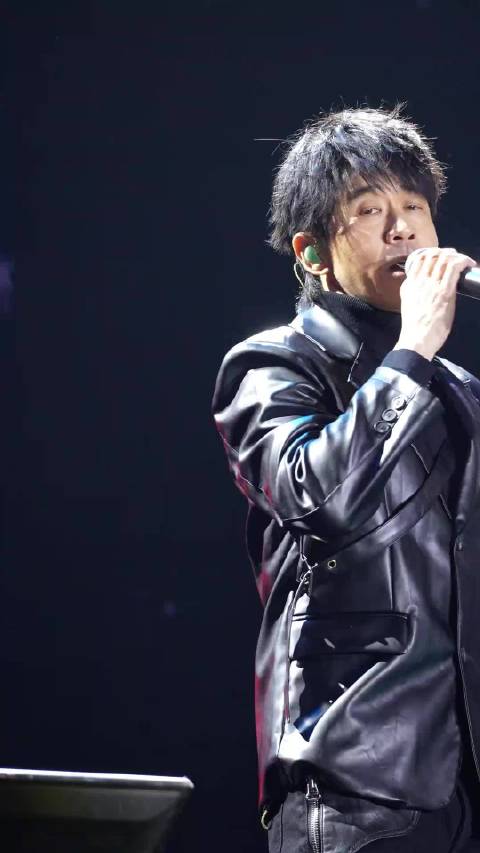 光良北京演唱会献唱《第一次》引回忆杀