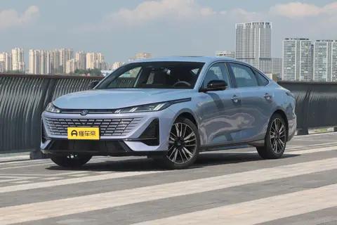 10万级家轿新标杆？深度体验长安逸动2026款，优缺点全解析