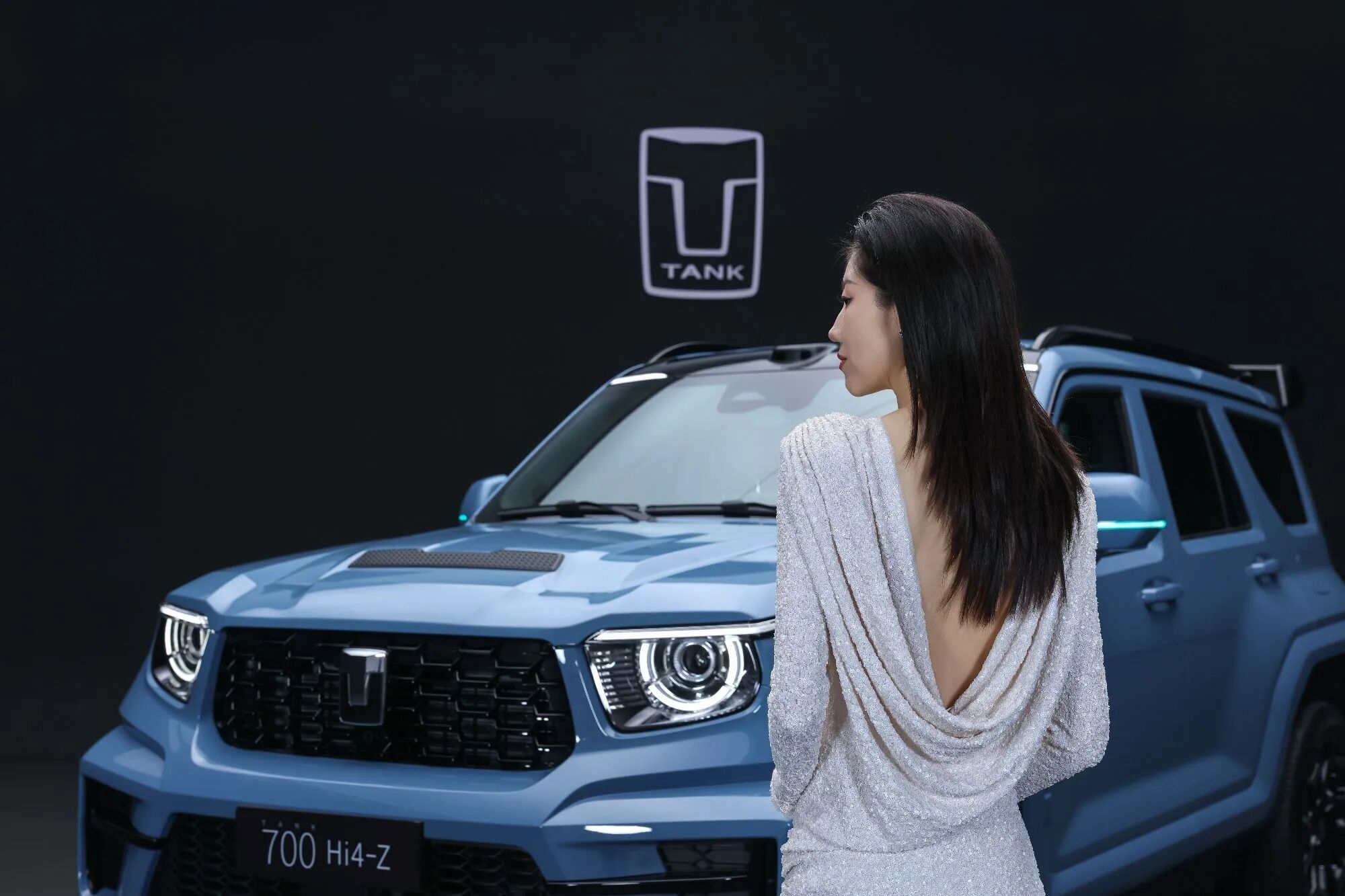 硬刚比亚迪方程豹8,全新坦克700来势汹汹