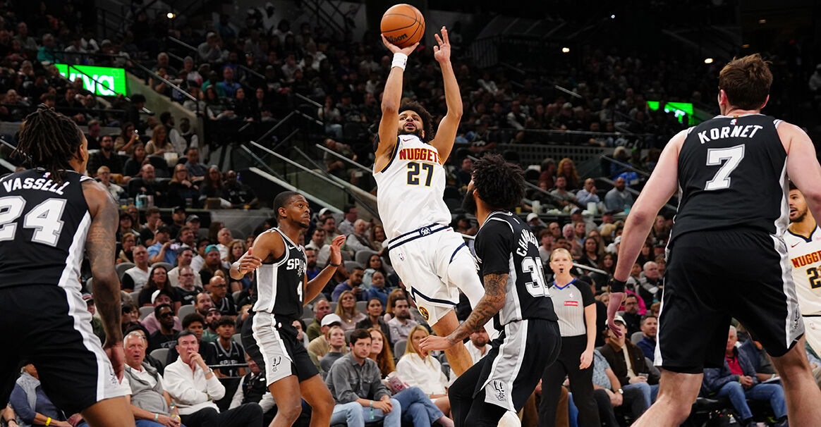 约基奇31+20+12穆雷39分 掘金客场20分逆转马刺