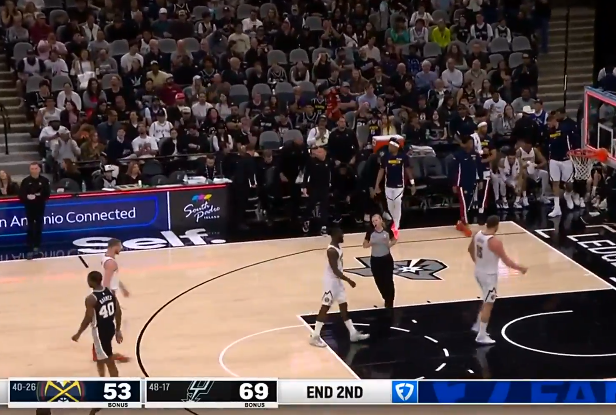 半场：马刺以69-53领先掘金，卡斯尔15+5+6约基奇17分11篮板