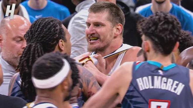 把约基奇气到暴怒的杰林-威廉姆斯到底是什么来头？