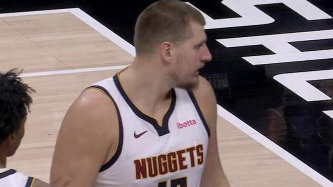 约穆70分掘金逆转无班马刺，有无文班马刺确实是两个层次