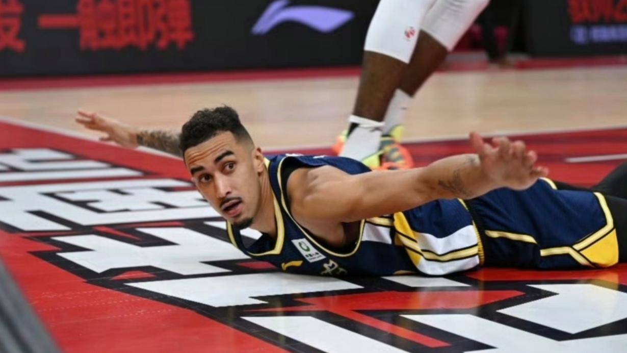 广东男篮击败深圳男篮！三大喜讯接踵而至，杜锋收获徐杰替身！