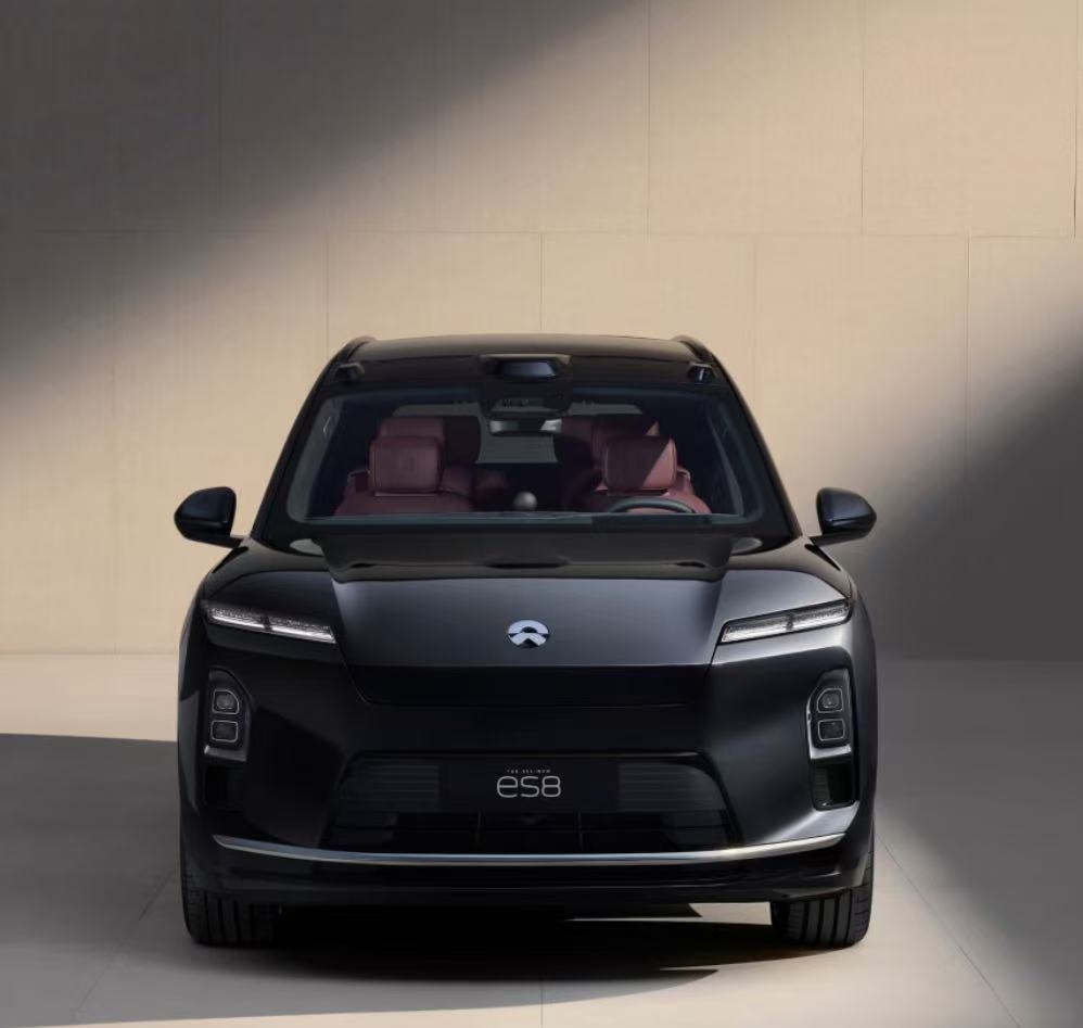 蔚来全新ES8交付再提速，月销破万彰显纯电大三排SUV | BitAuto