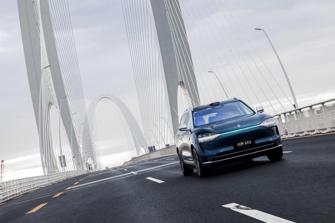 问界M9新一轮OTA升级:智能辅助驾驶体验持续进阶