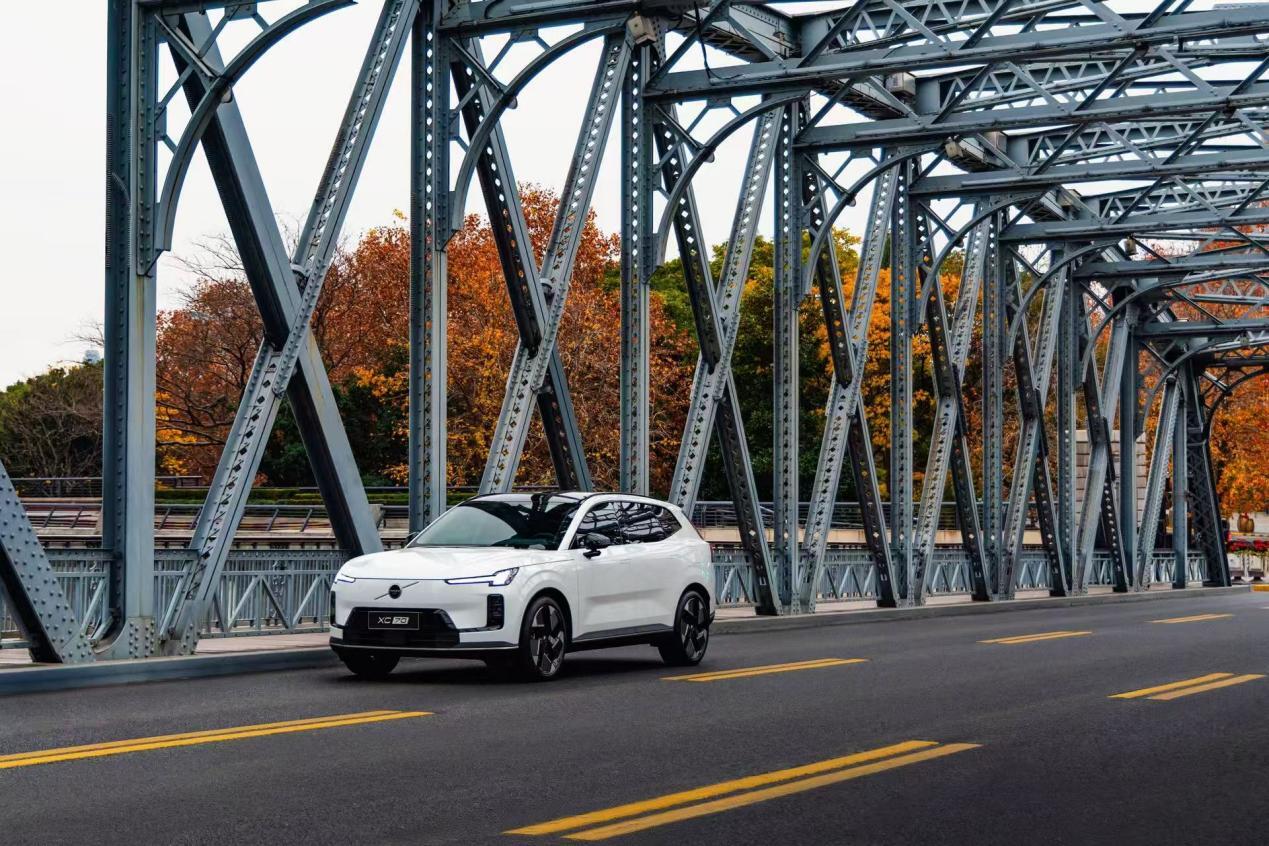 买豪华新能源,沃尔沃XC70是参考答案