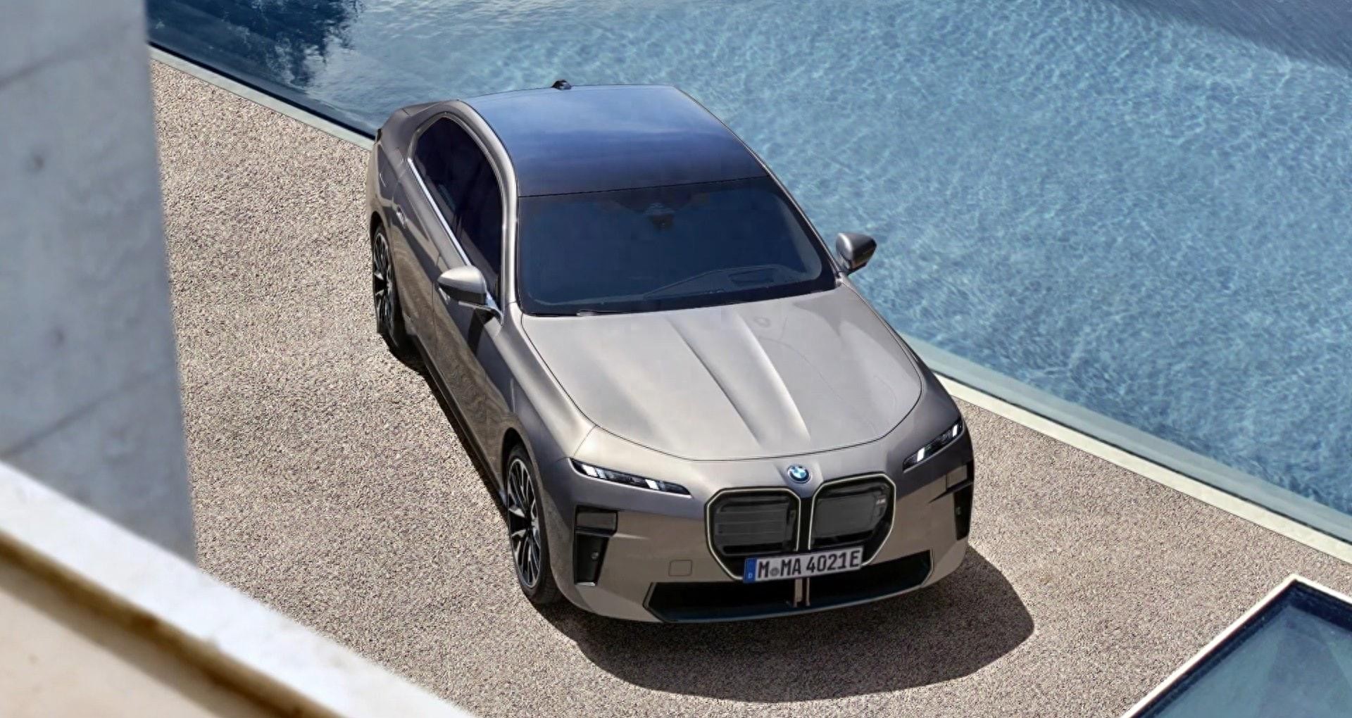 宝马7系明年换新 大灯变小格栅变样 远程屏代替双屏 内外设计全解析