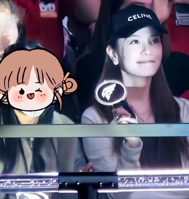 周渝民妻女捧场F4深圳演唱会，9岁女儿颜值超高，眉眼像极爸爸