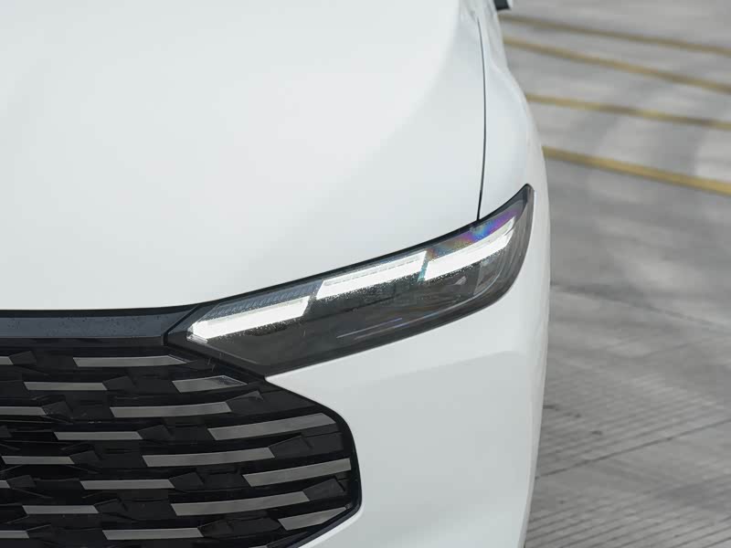 新蒙迪欧是否配备了氙气大灯?