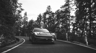 焕新极氪001 全系标配900V架构