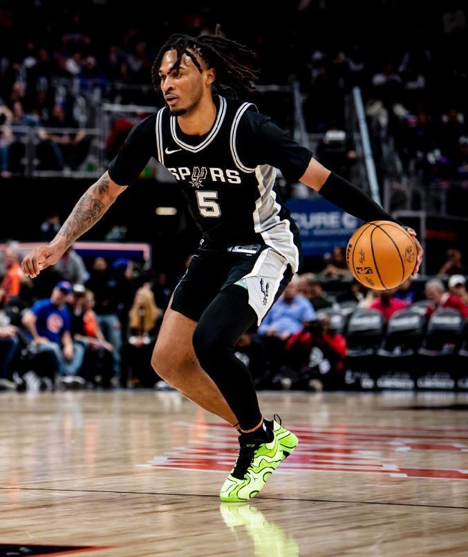 文班缺阵太子空砍三双，约基奇31+20+12穆雷39分，掘金复仇马刺