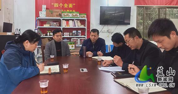 蓝山：邓群下沉一线听民声、察民情、解民忧