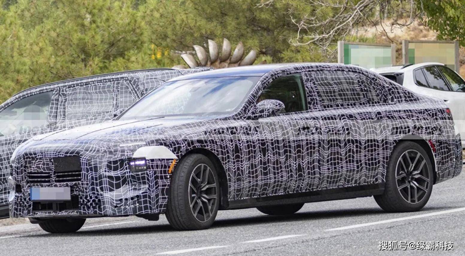 2026款宝马7系要变天?前脸、内饰大改，驾驶辅助也有调整_新车_系统_全系