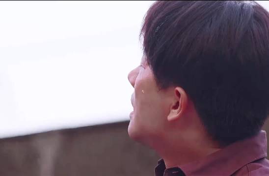 年少走到白头少之又少，清醒的人得到一切 …命悬一生