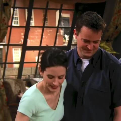 为了不去看眼科的Rachel也是拼了 美剧｜搞笑｜老友记