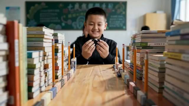 凯迪拉克在上赛F1期间的广告片，做的真不错，免费分享下