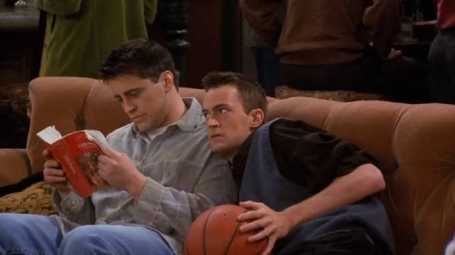 菲比知道了罗伯特露点《老友记》