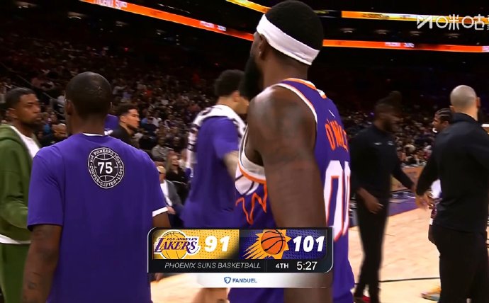 太阳队本场投进了多少个三分球？