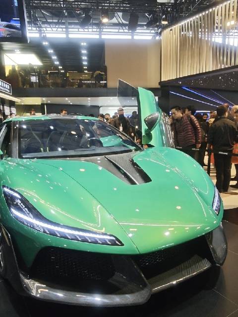 追觅概念车亮相AWE，1.8秒破百续航超千公里