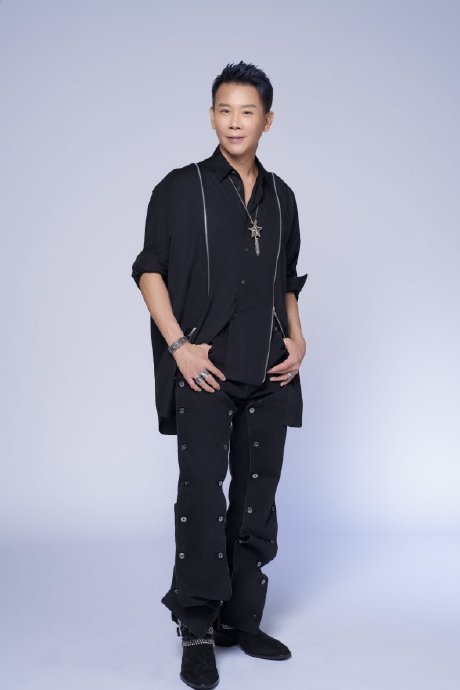 陶喆在抖音春上新粉彩风盛放现场的表演会唱什么经典曲目？