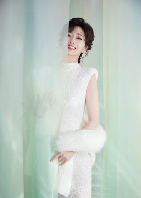 赵雅芝如何向《无限超越班》的年轻演员传授仪态管理秘诀？