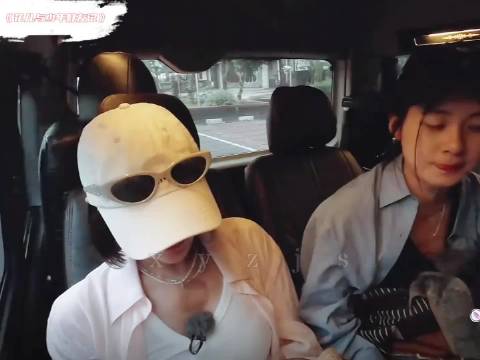 赵昭仪太幽默了，一句话就逗得秦岚，~ 星光灿烂 赵昭仪 秦岚 辛芷蕾