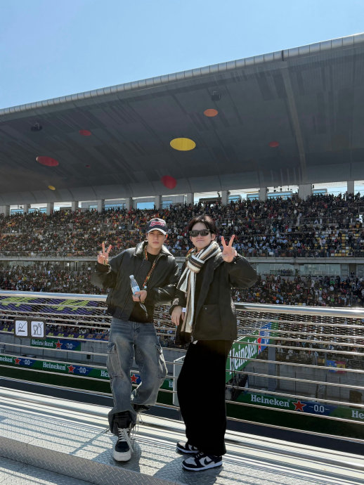 钟辰乐和李帝努这次去看F1赛车是出于工作行程还是个人爱好？