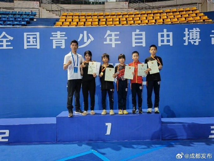 超人喊话！成都学生陈远5000米狂刷PB，背后是整座城市的运动基因