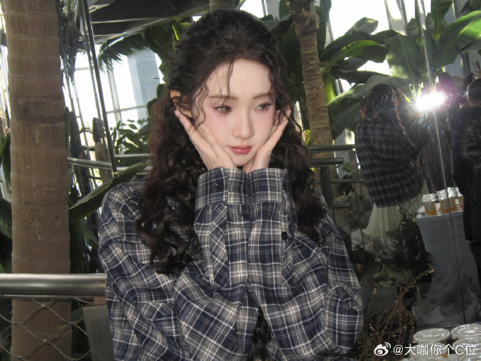 普通女生如何借鉴张艺凡的造型，拍出高质感的‘无废片’照片？