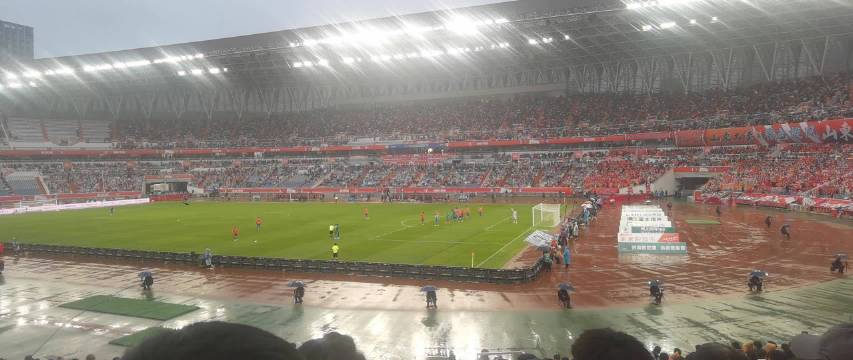 克雷桑86分钟打入一球锁定胜利，山东泰山2：1战胜北京国安