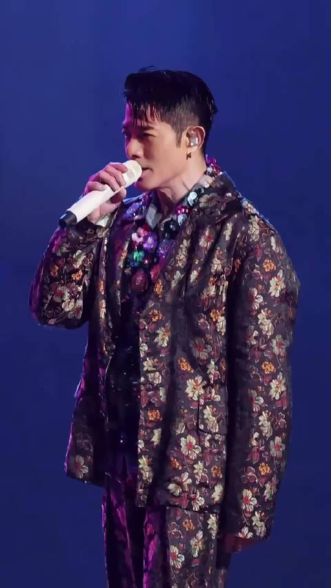 前奏一响，是谁的青春回忆，郭富城演唱会万人合唱