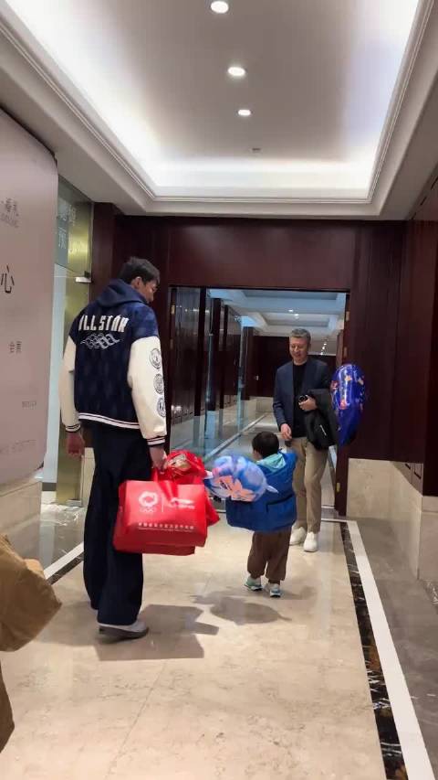 2026CBA全明星周末郭士强指导与周琦一家同场